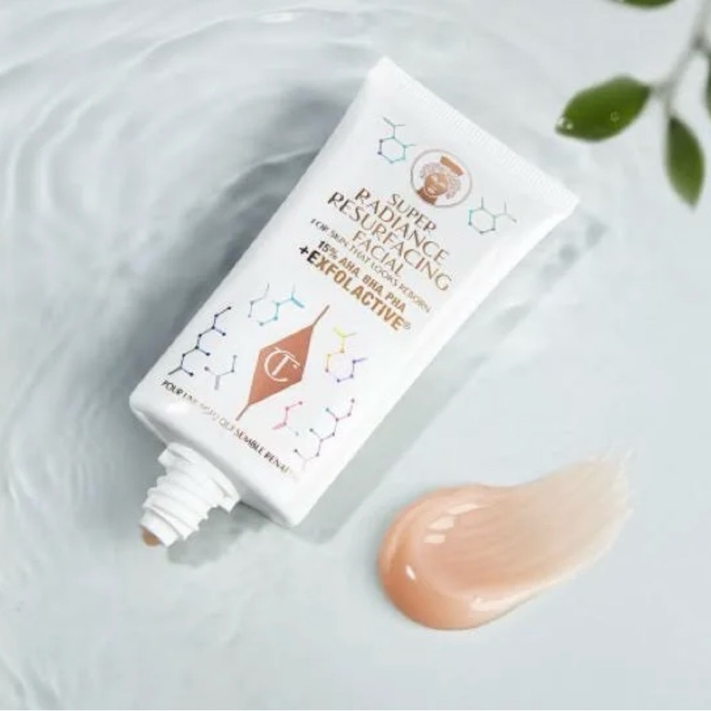 Charlotte Tilbury Super Radiance Resurfacing Facial - Picture 9 of 12